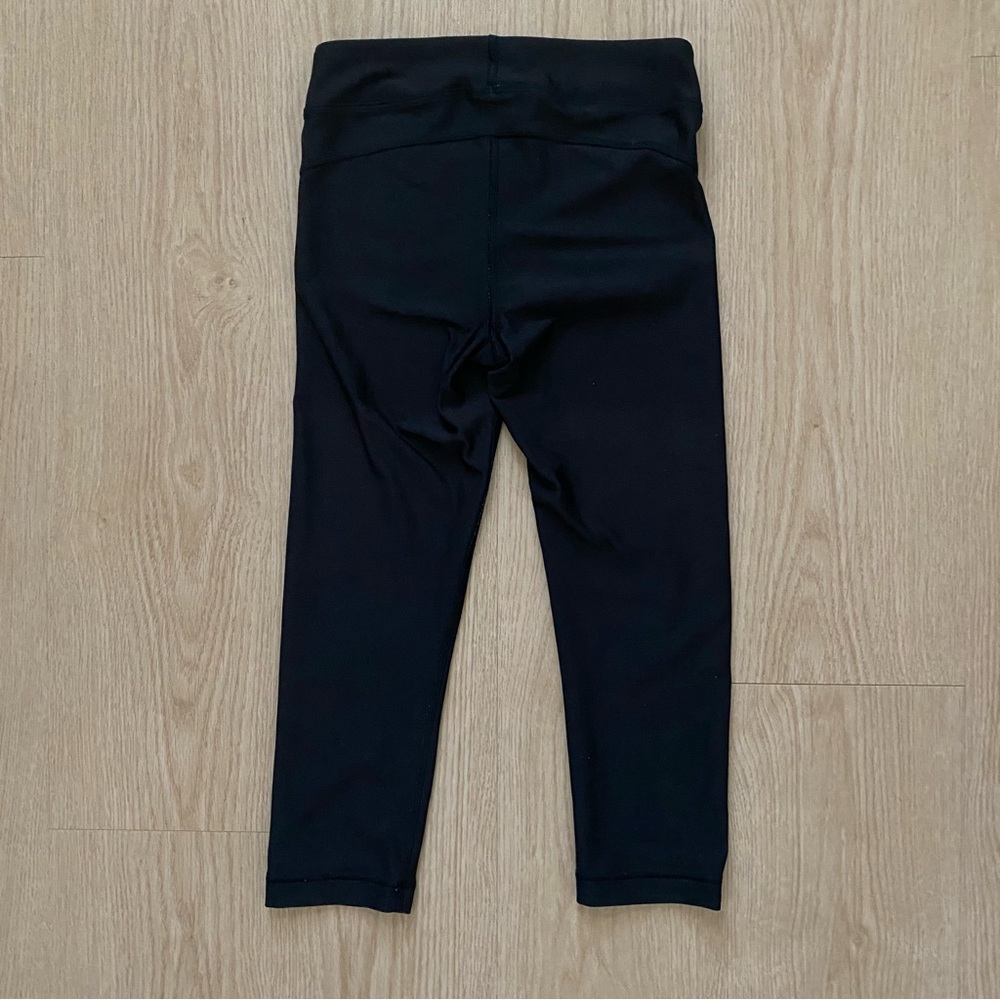 Under Armour Women's UA HeatGear® Armour Capris Black Size XS - Picture 2 of 9
